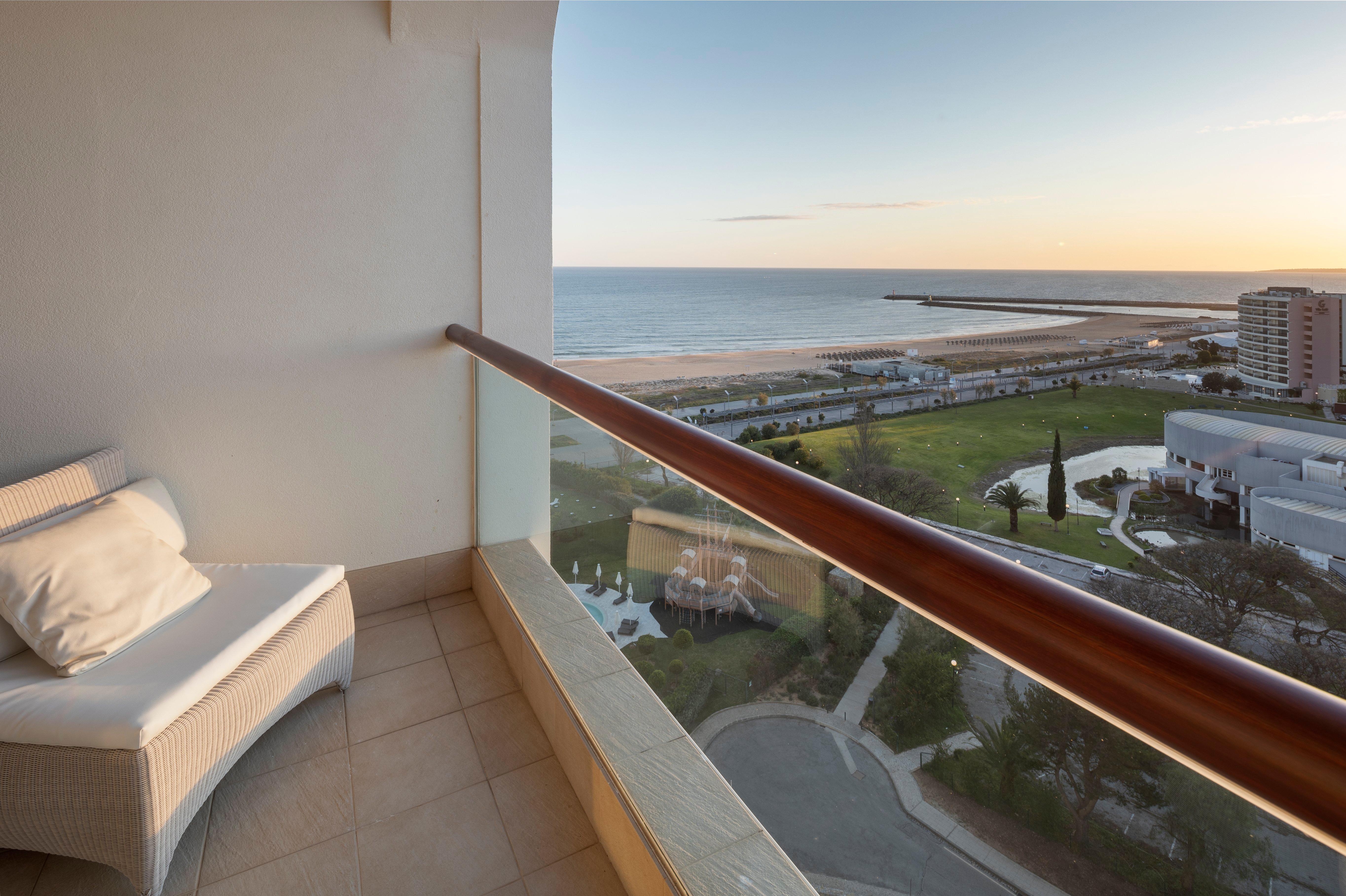 Crowne Plaza Vilamoura - Algarve By Ihg Kültér fotó A balcony