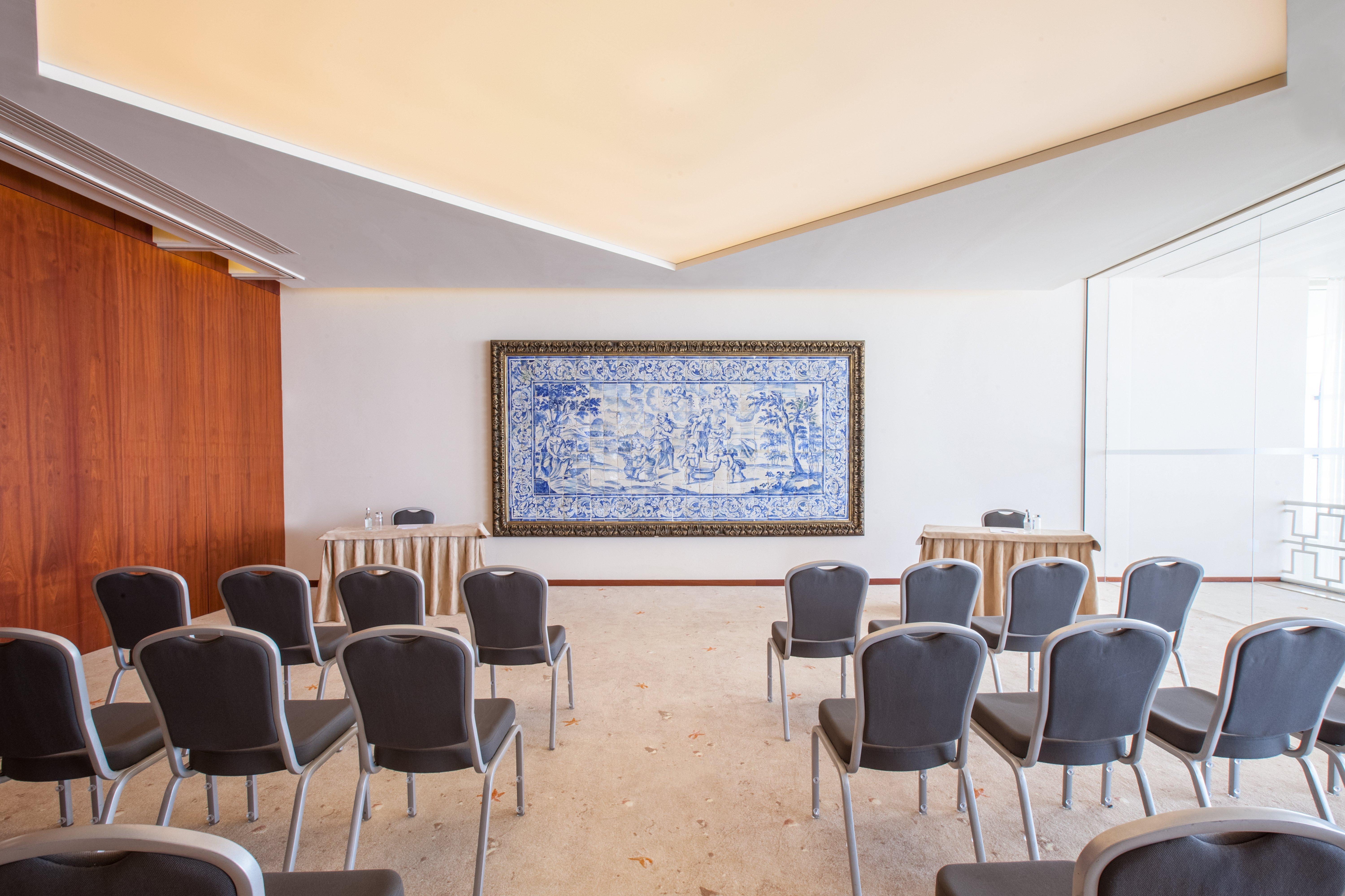 Crowne Plaza Vilamoura - Algarve By Ihg Kültér fotó The interior of the Portuguese Parliament's conference room