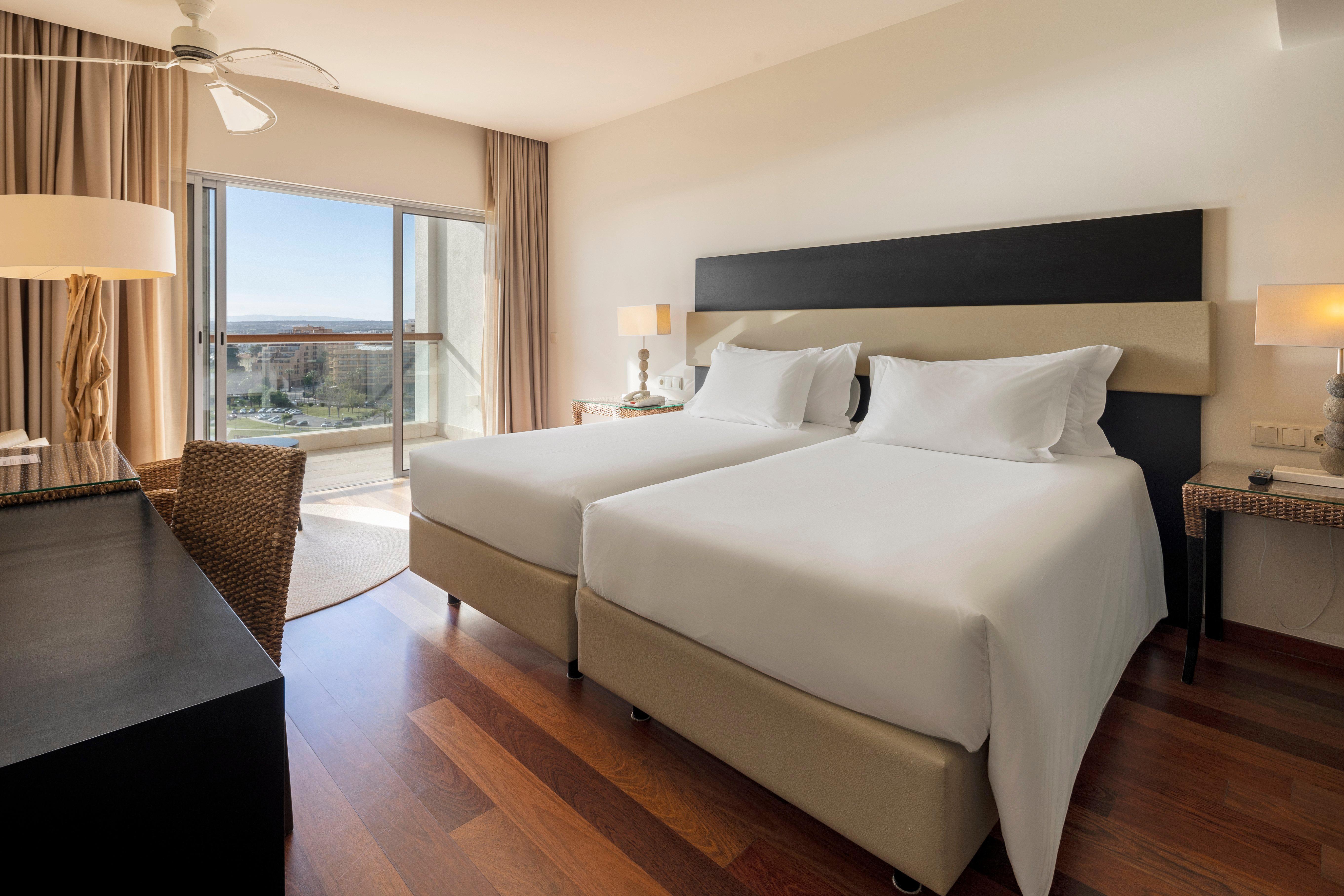 Crowne Plaza Vilamoura - Algarve By Ihg Kültér fotó A room at the hotel