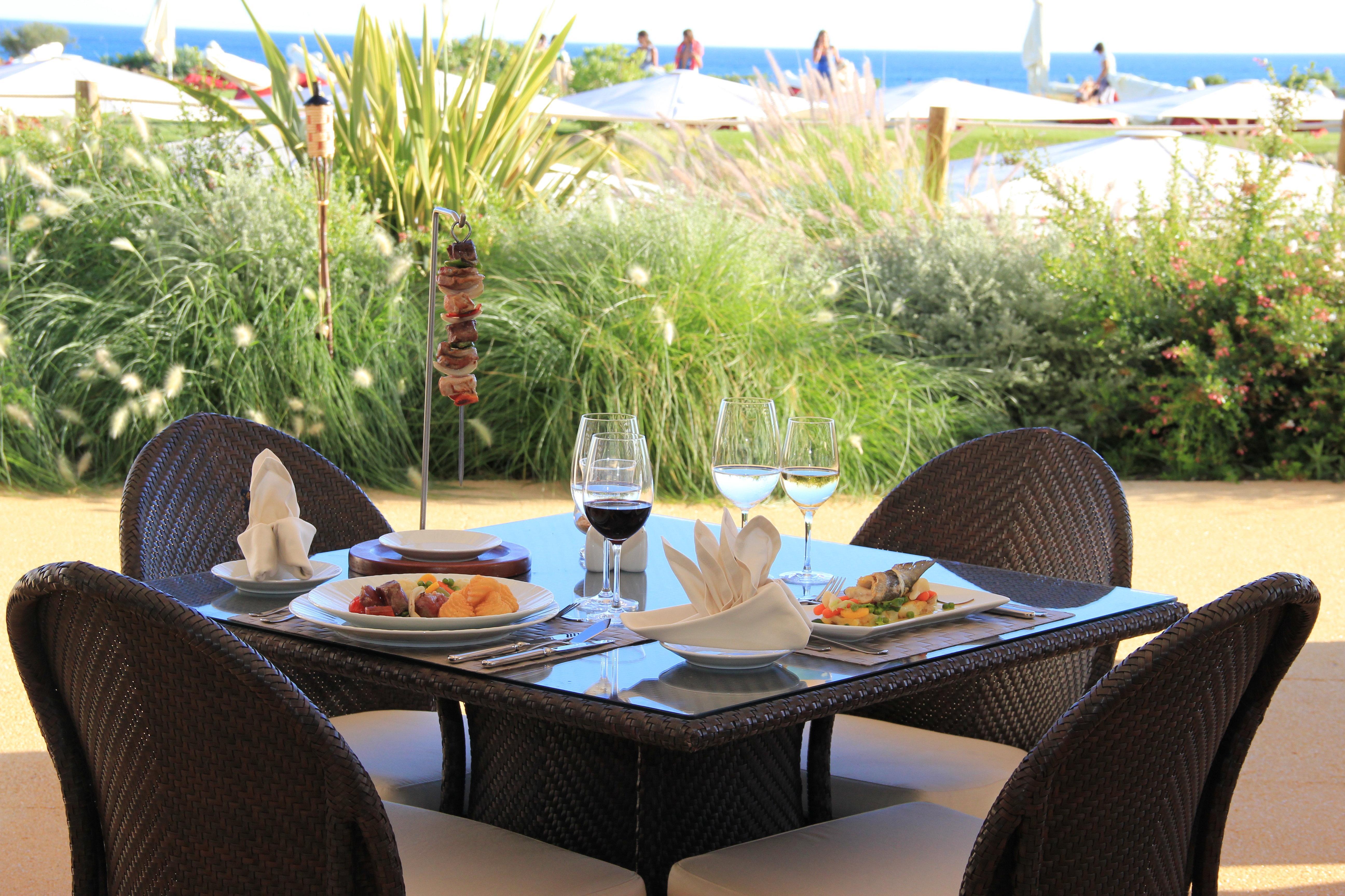 Crowne Plaza Vilamoura - Algarve By Ihg Kültér fotó A table set for dinner