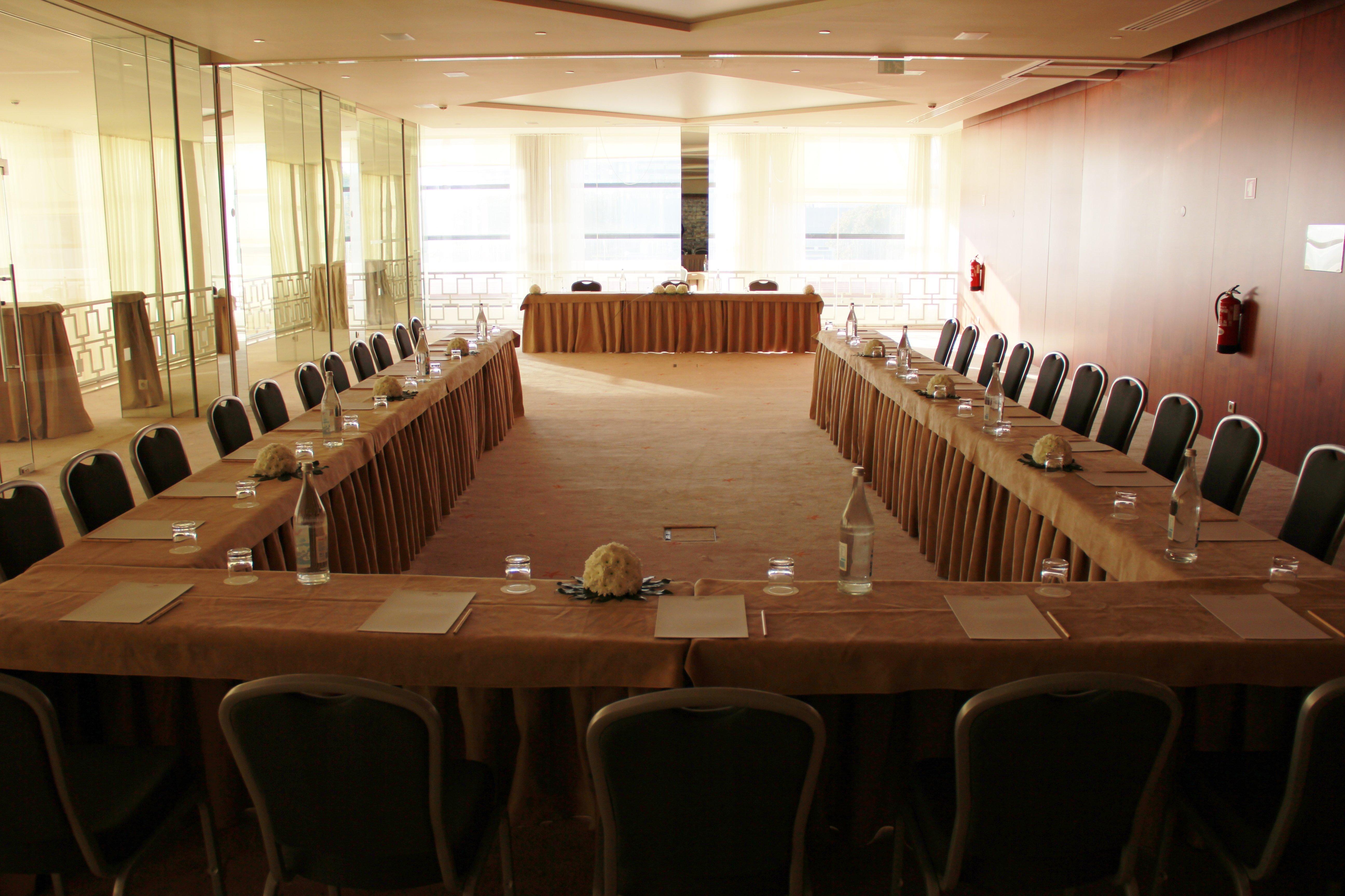 Crowne Plaza Vilamoura - Algarve By Ihg Kültér fotó The conference room of the European University Barcelona