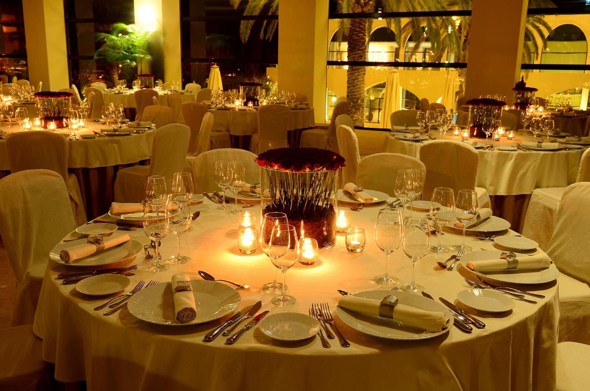 Crowne Plaza Vilamoura - Algarve By Ihg Kültér fotó A table set for a formal dinner